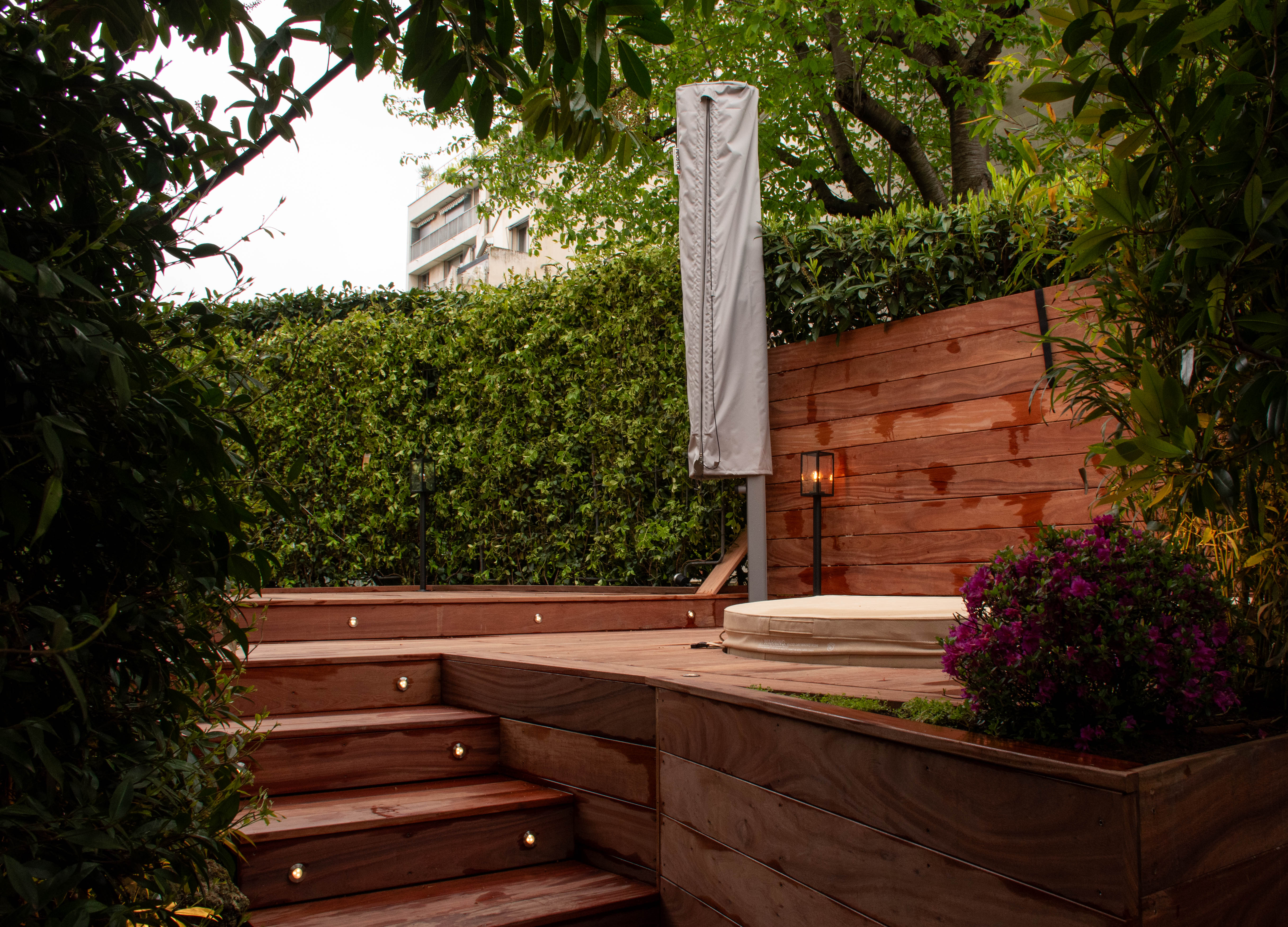 Deck Bois exotique à Neuilly 15